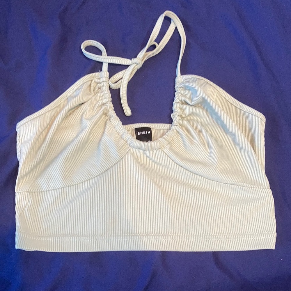 3/$10❤️❤️ green halter tie top